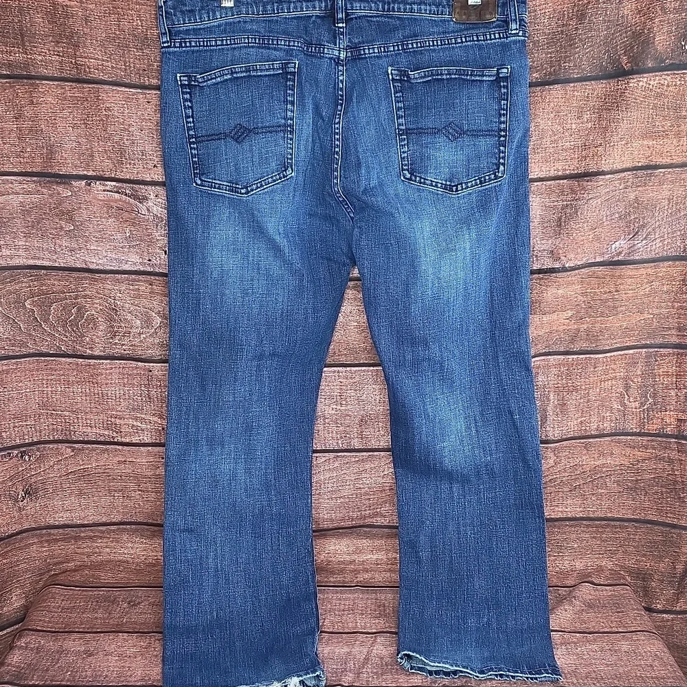 Joseph Abboud Blue Jeans with Distressed Details Size 38x30 Slim Fit AQ-1150